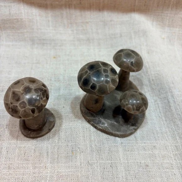 Vintage Hand Carved Petoskey Stone Mushroom Figurines Set of 2 Michigan Fossil - Picture 3 of 9